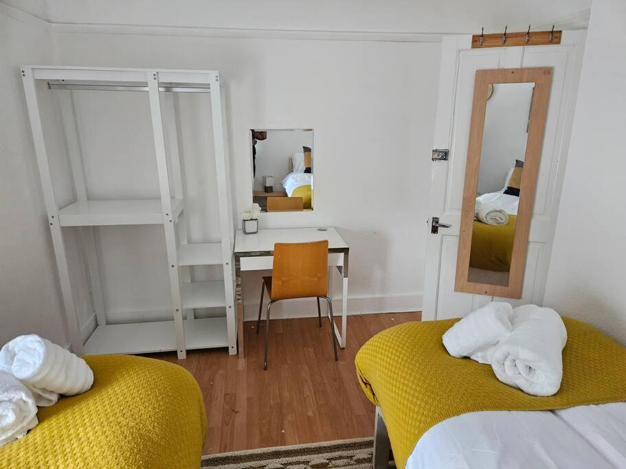 Stylish 2 Bed Apt - Harry Potter/ Leavesden Studios/Watford/Hemel Hempstead - Families/Professionals & Contractors Welcome - Serviced Accomodation Sarratt Extérieur photo