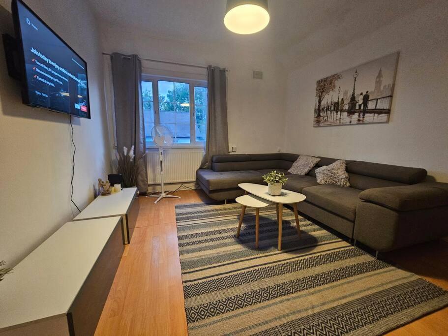 Stylish 2 Bed Apt - Harry Potter/ Leavesden Studios/Watford/Hemel Hempstead - Families/Professionals & Contractors Welcome - Serviced Accomodation Sarratt Extérieur photo