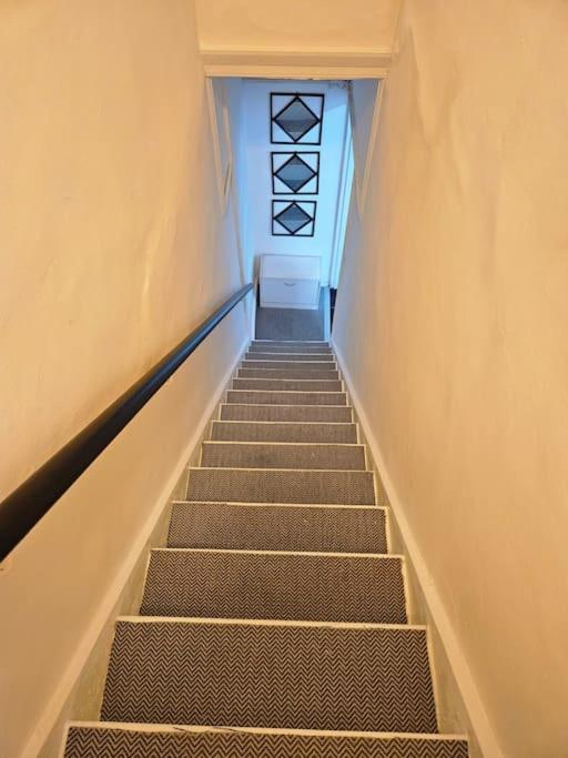 Stylish 2 Bed Apt - Harry Potter/ Leavesden Studios/Watford/Hemel Hempstead - Families/Professionals & Contractors Welcome - Serviced Accomodation Sarratt Extérieur photo